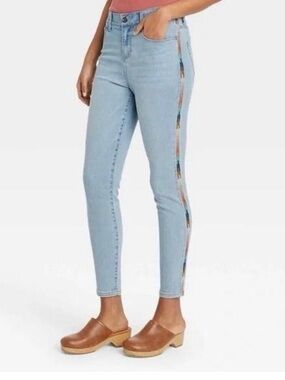 Knox Rose high rise skinny jeans light blue size 4